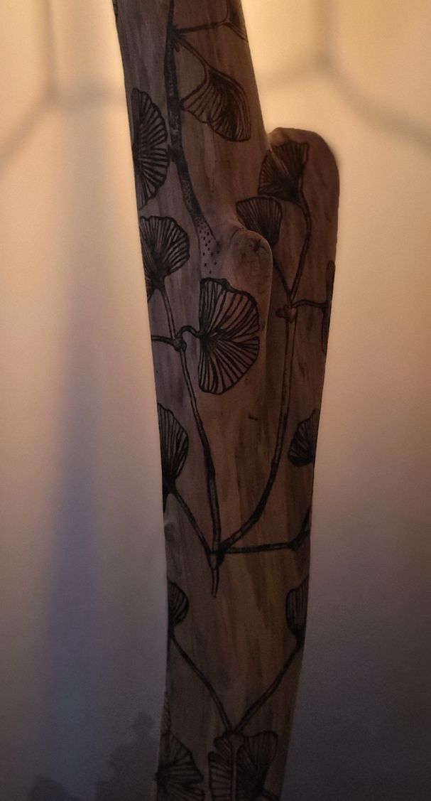 LAMPE BOIS FLOTTÉ "GINKGO"