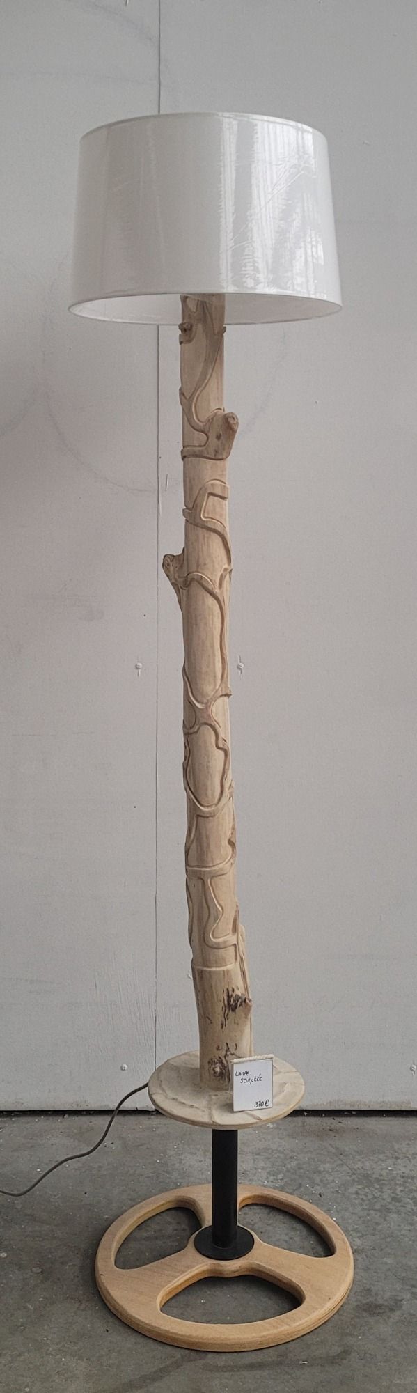 LAMPE SCULPTÉE