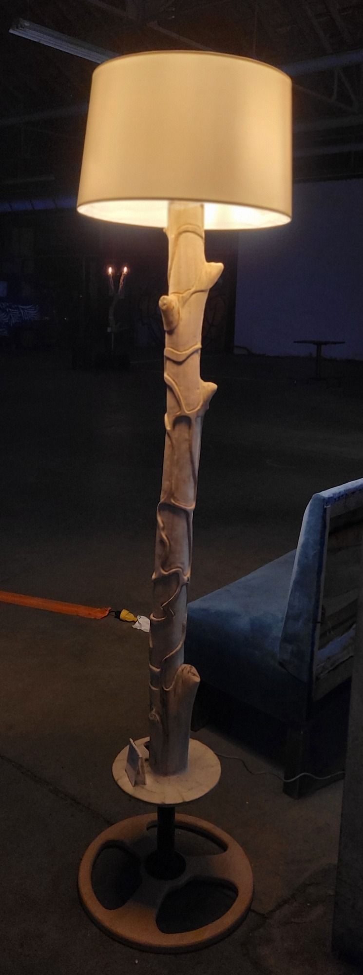 LAMPE SCULPTÉE